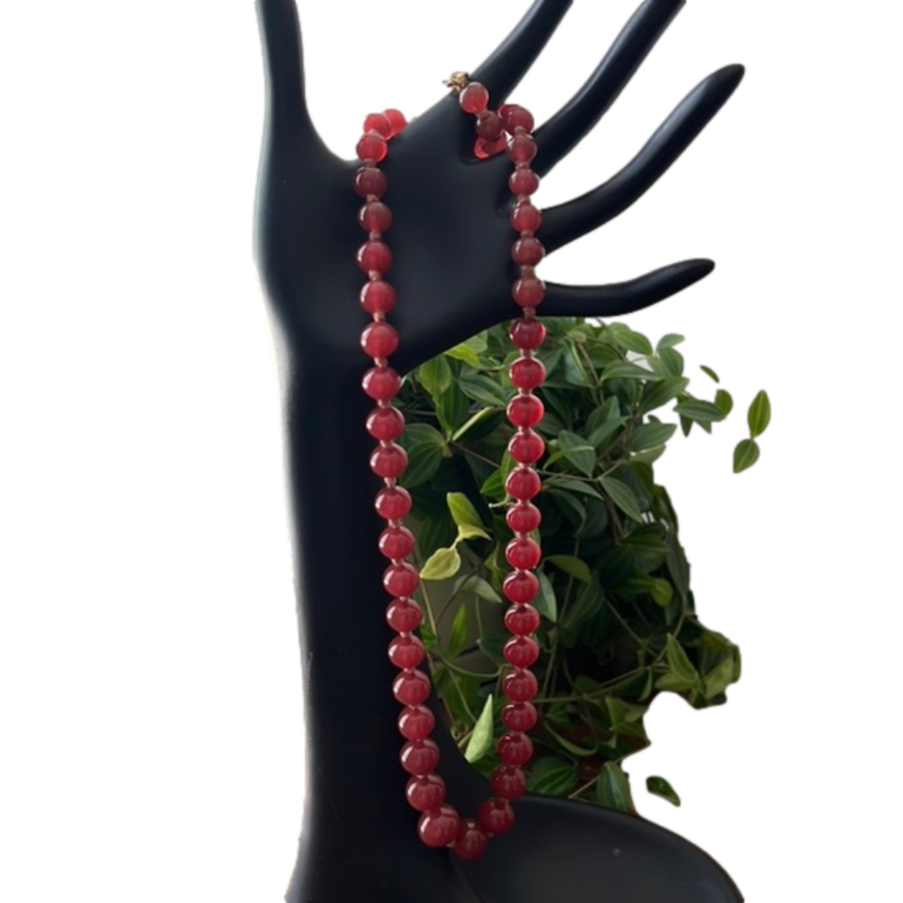 Vintage Red Glass Beaded Necklace.